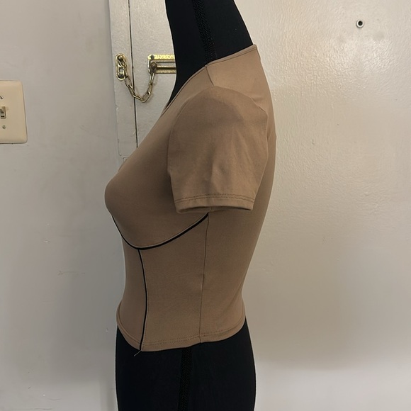 🤎Fitted Tee🤎 - Picture 3 of 6